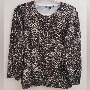Cable & Gauge Animal print button front Cardigan Medium